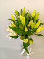 Фото флориста 6: 7 белых лилий, Голландия
