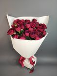 Фото флориста 5: Букет из 9 кустовых пионовидных красных роз