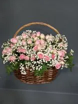 Фото флориста 1: Букет из светло-розовых роз в корзине «Принцесса роз»