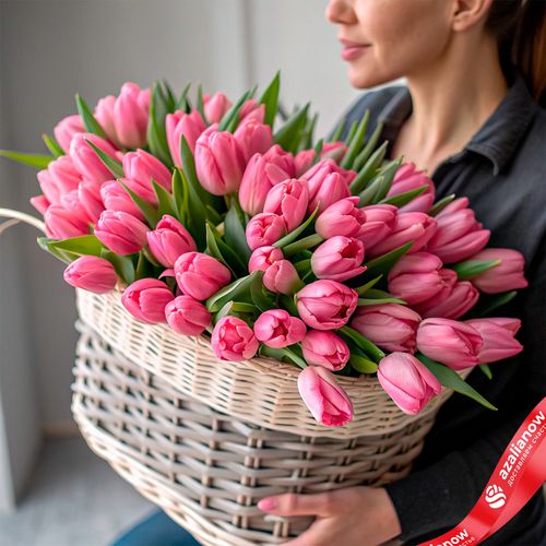 Букет из 47 розовых тюльпанов в корзине