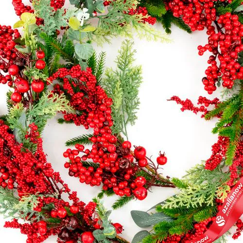 Фото 3: Гирлянда еловая с ягодами и эвкалиптом, 183см, зеленый/красный