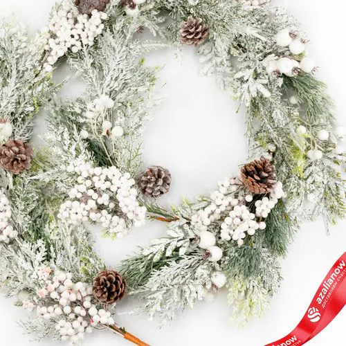 Фото 2: Гирлянда еловая с ягодами и шишками заснеженная, 183см, зеленый/белый