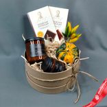 Маленькое фото 1: Подарочный набор «Осенний дар» из тыквы, сухоцветов, шоколада и ароматических свечей