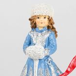 Маленькое фото 4: Сувенир «Девочка на коньках» (полирезин), Н18х8х7см, синий