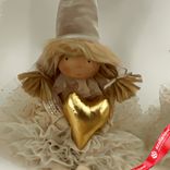 Маленькое фото 4: Сувенир «Девочка с сердцем сидящая», Н54х15х12см, в асс., кремовый/розовый