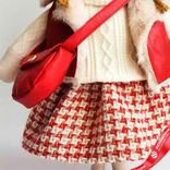 Маленькое фото 5: Сувенир «Девочка с сумкой», Н42х25х17см, красный