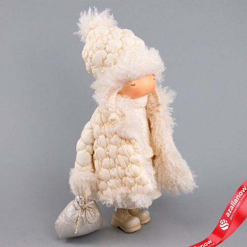 Фото 2: Сувенир «Девочка в куртке», Н42х31х19см, кремовый