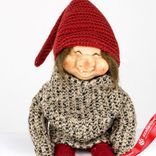 Маленькое фото 4: Сувенир «Гном сидящий», H60x17x12см, красный