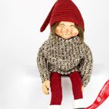 Маленькое фото 2: Сувенир «Гном сидящий», H60x17x12см, красный