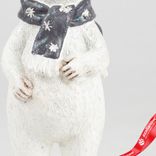 Маленькое фото 3: Сувенир «Медвежонок с шарфом» (полирезин), Н15х6,5х6,5см, белый