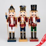 Маленькое фото 5: Сувенир «Щелкунчик» (дерево), Н25,5х7,5х7,5см, в асс., красный