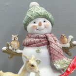 Маленькое фото 4: Сувенир «Снеговик с животными» (полирезин), H16,5x12,5х10см, цв. в асс.