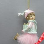 Маленькое фото 2: Украшение подвесное «Девочка» (полирезин), H12x5,5x4см, розовый