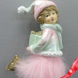 Маленькое фото 4: Украшение подвесное «Девочка» (полирезин), H12x5,5x4см, розовый