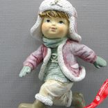 Маленькое фото 4: Украшение подвесное «Мальчик» (полирезин), H9x6,5x3,5см, розовый