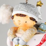 Маленькое фото 4: Украшение подвесное «Мальчик в кружке» (полирезин), Н8,5х6,5х6см, розовый