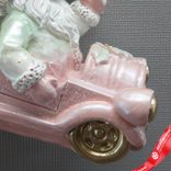 Маленькое фото 5: Украшение подвесное «Санта в машине» (полирезин), H6x7x4см, розовый