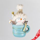 Маленькое фото 1: Украшение подвесное «Снеговик» в кружке (полирезин), Н10х7х5см, голубой