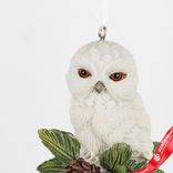 Маленькое фото 2: Украшение подвесное «Сова с шишками» (полирезин), Н6,5х5,5х4,5см, белый