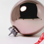 Маленькое фото 4: Украшение «Шар зеркальный» (пластик), D24см, розовое золото