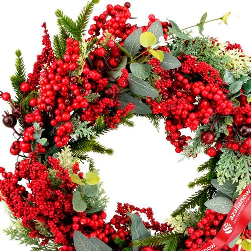 Фото 2: Венок еловый с ягодами и эвкалиптом, D56см, зеленый/красный