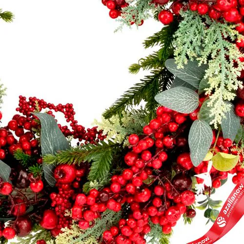 Фото 5: Венок еловый с ягодами и эвкалиптом, D56см, зеленый/красный