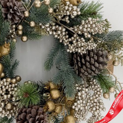 Фото 3: Венок еловый с ягодами и шишками, D41см, зеленый/шампань