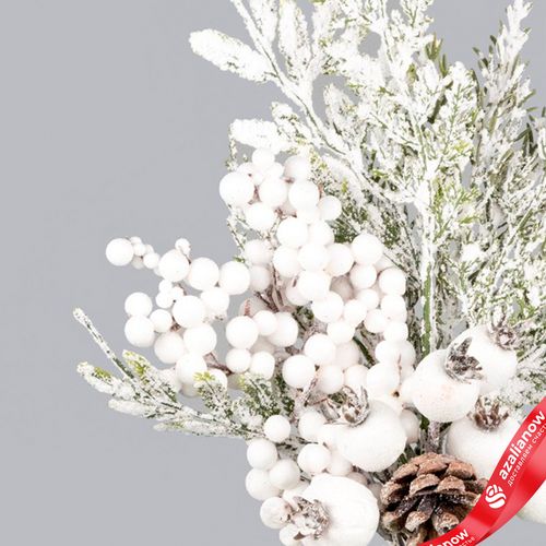 Фото 4: Ветка еловая с ягодами и шишками заснеженная, 31см, зеленый/белый