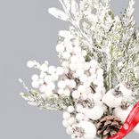 Маленькое фото 4: Ветка еловая с ягодами и шишками заснеженная, 31см, зеленый/белый