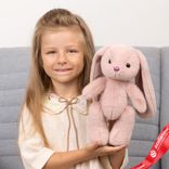 Маленькое фото 5: Игрушка м/н «Зайка» в подарочной коробке, 20см, розовый