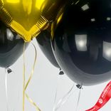 Маленькое фото 5: Композиция из 5 шаров с гелием «Золотое сердце»