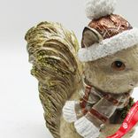 Маленькое фото 2: Сувенир «Белка» (полирезин), Н13,5х12х6,5см, кремовый/золотой