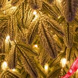 Маленькое фото 5: Ель искусственная заснеженная с лампочками «Cамарская» (PE), 2,7м, белый