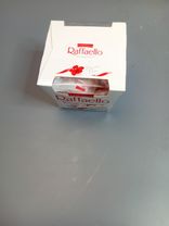 Конфеты в коробке Raffaello, с цельным миндальным орехом, в кокосовой обсыпке, 150 г. Фото флориста - 5