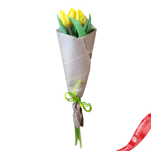 Фото 1: Букет из 3 желтых тюльпанов в упаковке. Сервис доставки цветов AzaliaNow