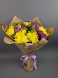 Фото флориста 1: Букет из 13 кустовых хризантем
