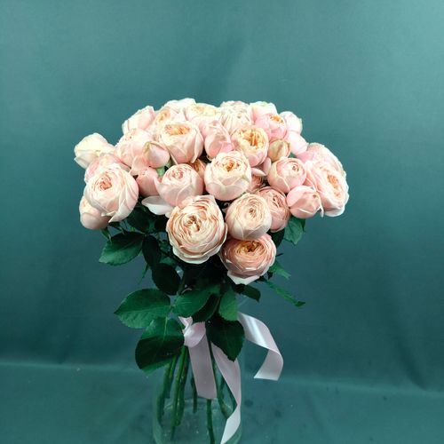 Фото флориста 1: Кустовые пионовидные розы