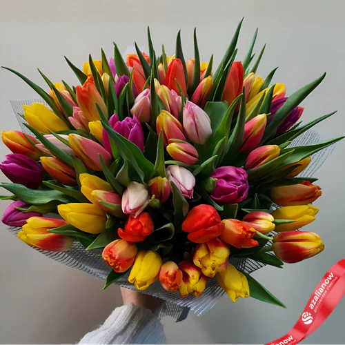 Фото 1: Букет из 60 тюльпанов микс. Сервис доставки цветов AzaliaNow