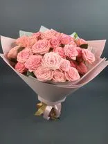Фото флориста 1: Букет из 11 розовых кустовых пионовидных роз