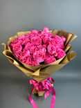 Фото флориста 1: Букет из 17 кустовых пионовидных роз