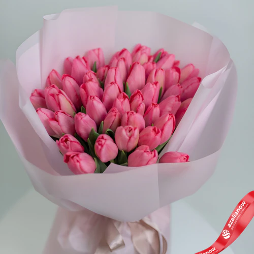 Фото 1: Букет из 55 розовых тюльпанов. Сервис доставки цветов AzaliaNow
