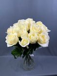 Фото флориста 2: 15 белых роз 60 см, Россия