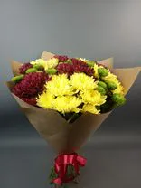 Фото флориста 5: Букет из 13 кустовых хризантем