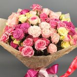 Маленькое фото 3: Акция! Букет из 19 кустовых роз микс «Из моего сердца»