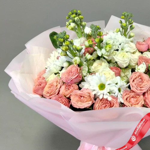 Фото 4: Букет «Цветущий сад» из роз, маттиол и хризантем