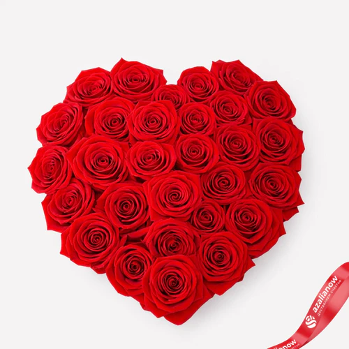 Букет из 25 роз в коробке‑сердце (цвет роз и коробки на выбор: красный/розовый/белый)