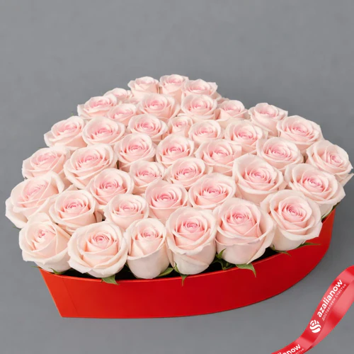 Фото 4: Букет из 35 роз в коробке‑сердце (цвет роз и коробки на выбор: красный/розовый/белый)