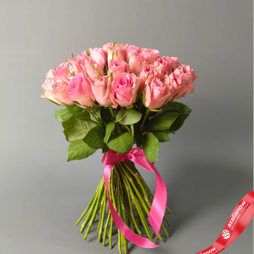Фото 2: Букет из 51 розы с лентой, цвет розовый/белый на выбор, Россия, 35 см
