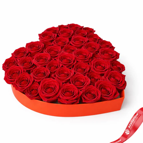 Фото 2: Букет из 51 розы в коробке‑сердце (цвет роз и коробки на выбор: красный/розовый/белый)