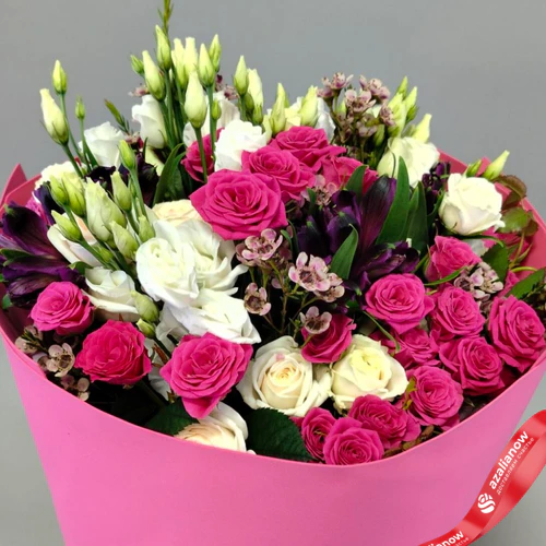 Фото 3: Букет «Малиновый рассвет» из кустовых роз, ваксфловера, лизиантуса и альстромерии